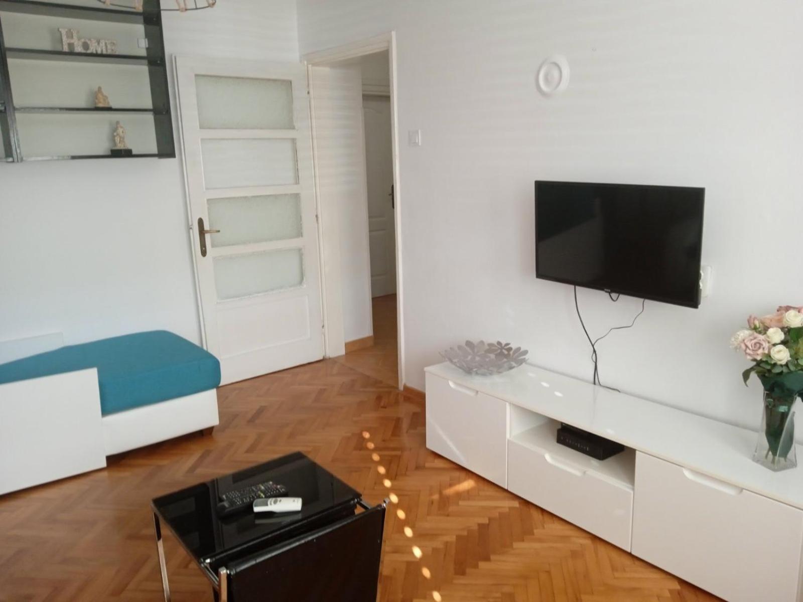 M&I Apartment Котор Екстериор снимка